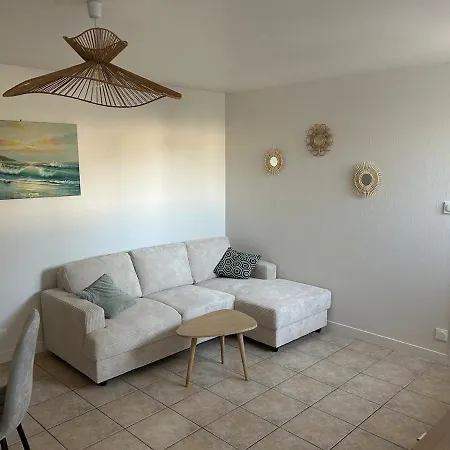 Maison Trois Pieces Avec Cour Proche Дом отдыха Префай