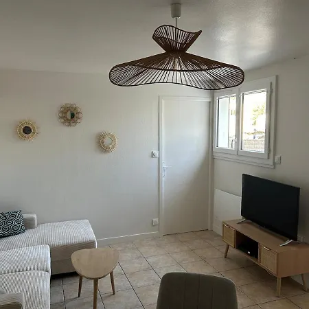 Maison Trois Pieces Avec Cour Proche بيت للعطل Préfailles