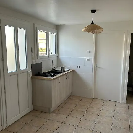 Maison Trois Pieces Avec Cour Proche Дом отдыха Префай